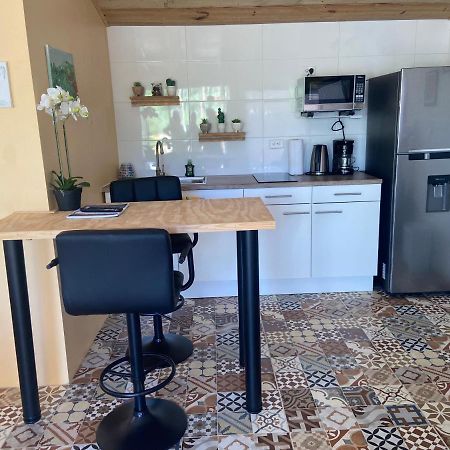 Cozy Studio With Private Spa Oranjestad Luaran gambar