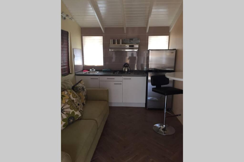 Cozy Studio With Private Spa Oranjestad Luaran gambar