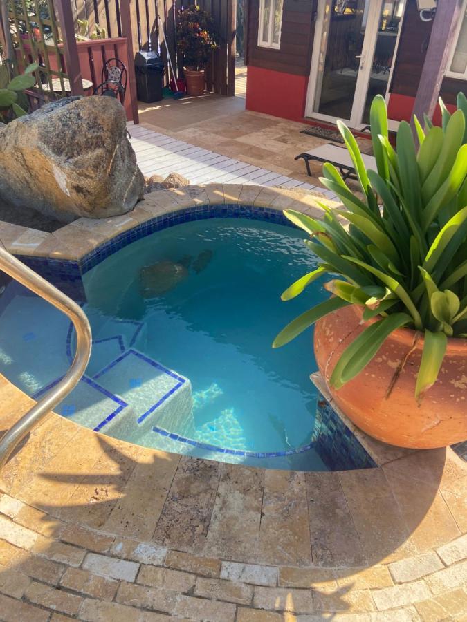 Cozy Studio With Private Spa Oranjestad Luaran gambar