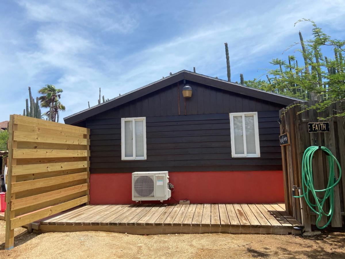 Cozy Studio With Private Spa Oranjestad Luaran gambar