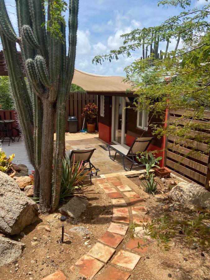 Cozy Studio With Private Spa Oranjestad Luaran gambar
