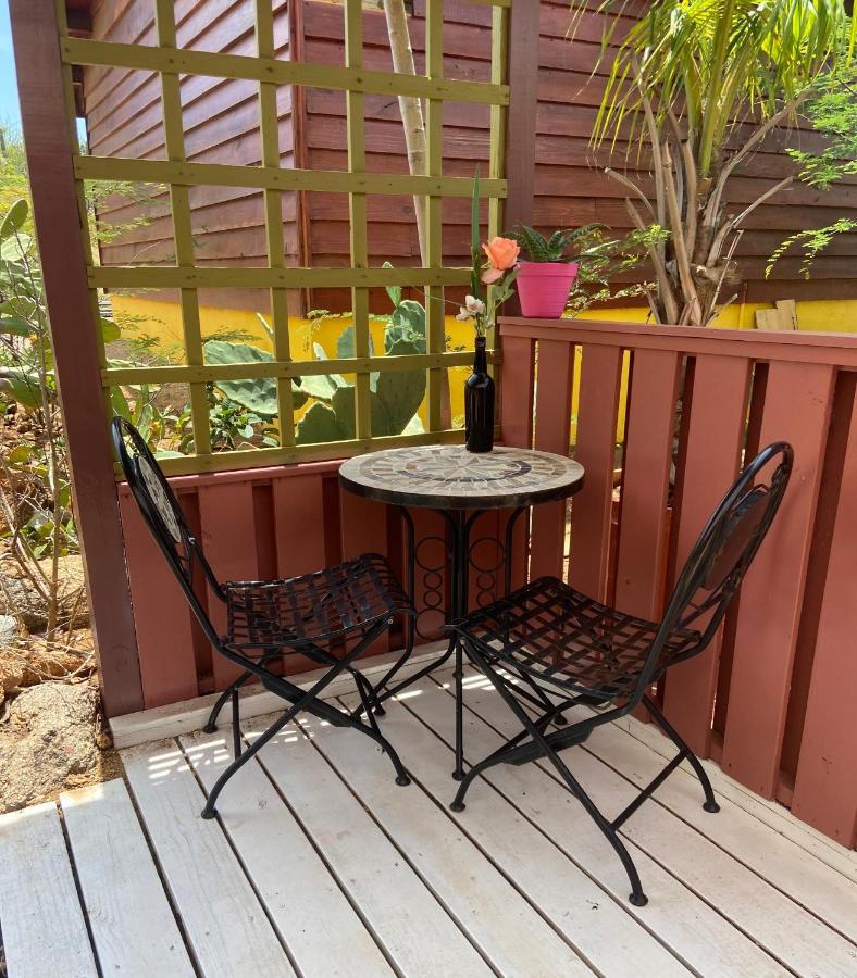 Cozy Studio With Private Spa Oranjestad Luaran gambar