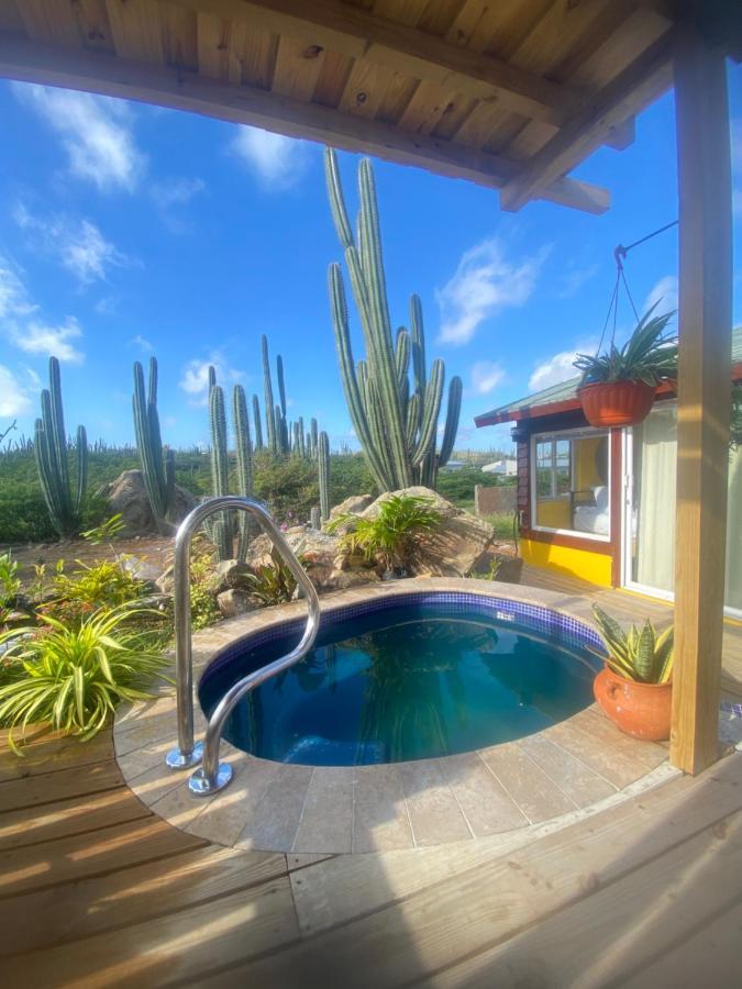 Cozy Studio With Private Spa Oranjestad Luaran gambar