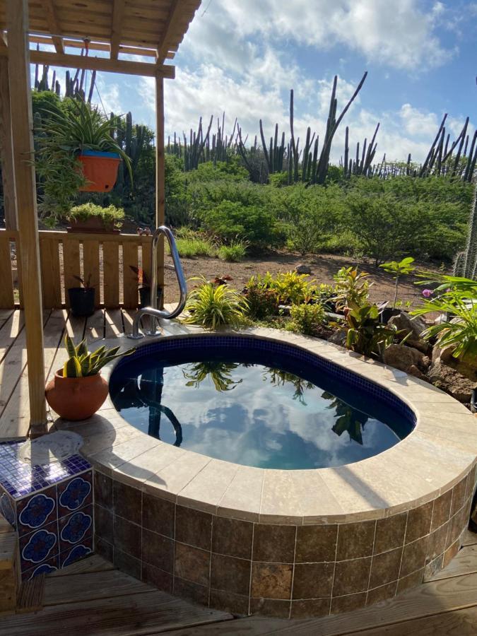 Cozy Studio With Private Spa Oranjestad Luaran gambar
