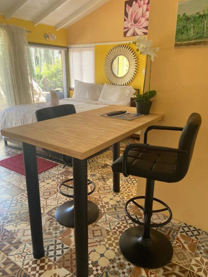 Cozy Studio With Private Spa Oranjestad Luaran gambar
