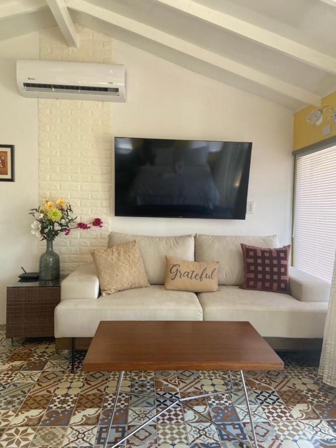 Cozy Studio With Private Spa Oranjestad Luaran gambar